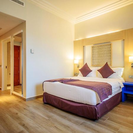 Golden Tulip Le Diplomate Hotel Cotonou Bagian luar foto