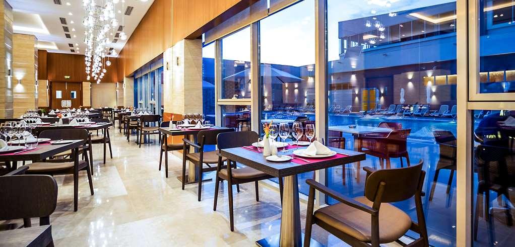 Golden Tulip Le Diplomate Hotel Cotonou Restoran foto