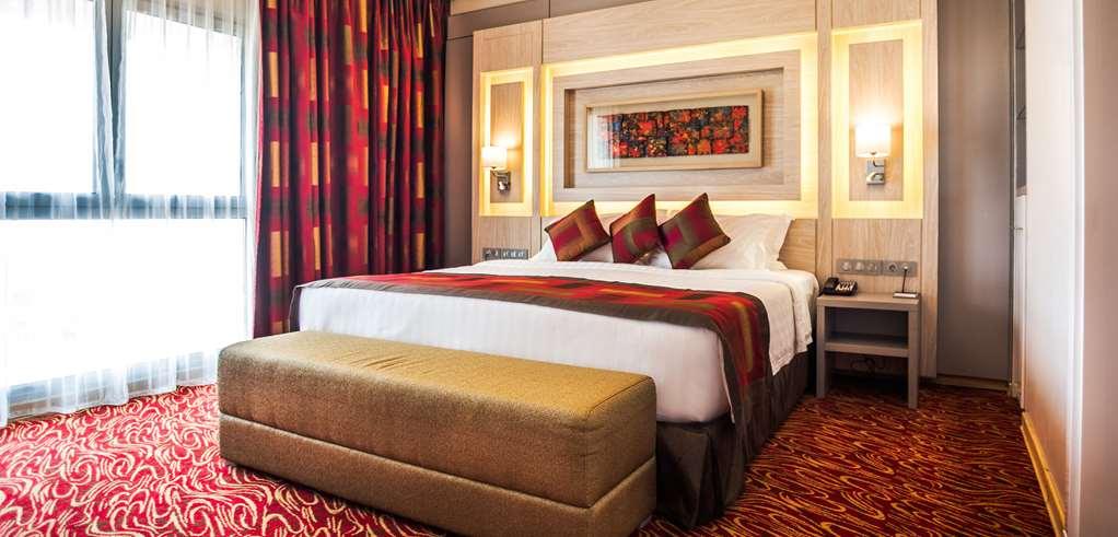 Golden Tulip Le Diplomate Hotel Cotonou Ruang foto