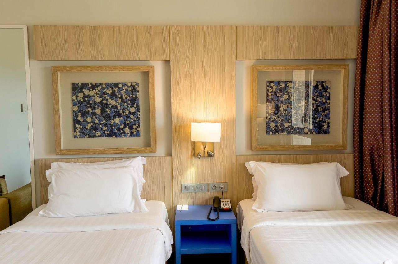 Golden Tulip Le Diplomate Hotel Cotonou Bagian luar foto