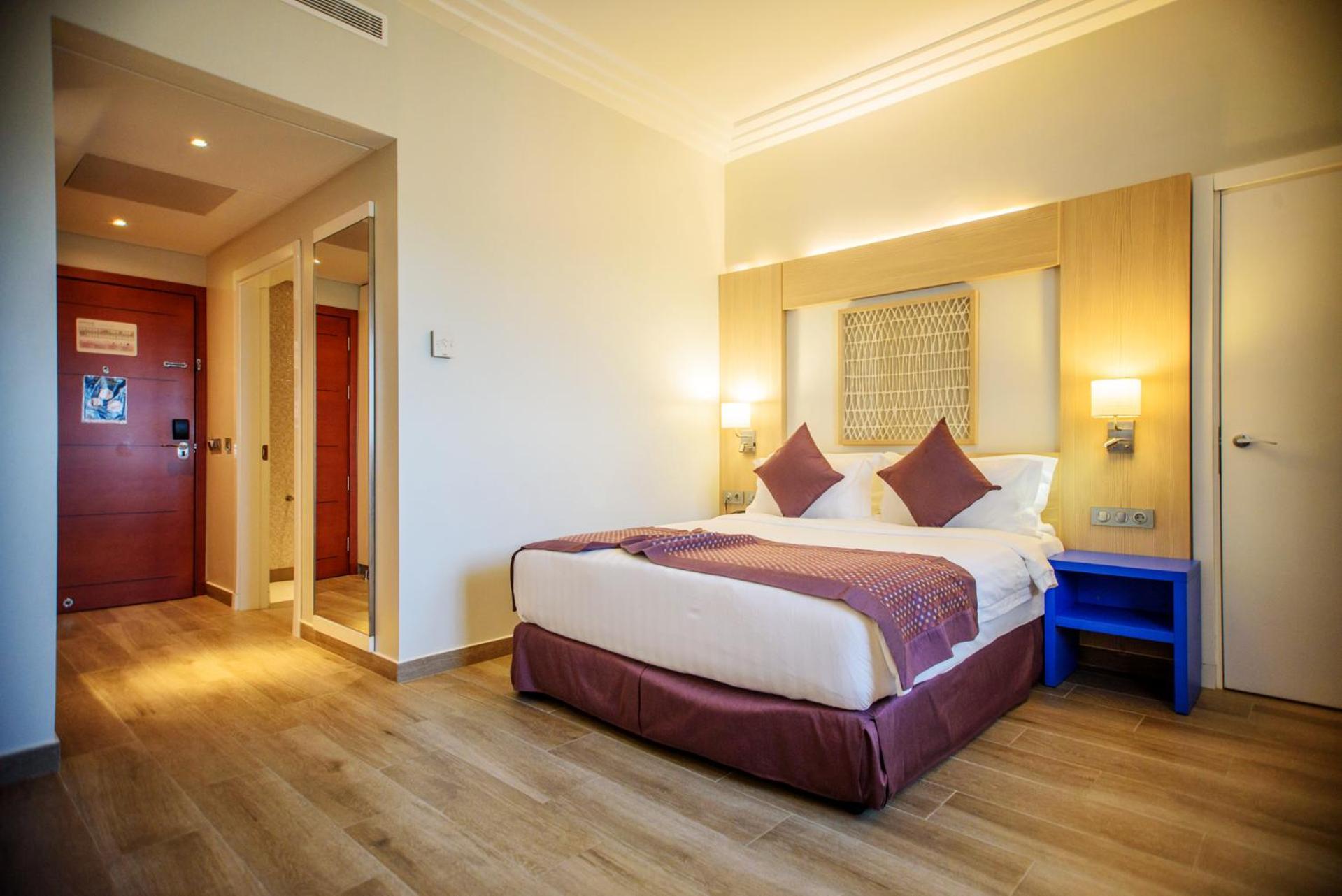 Golden Tulip Le Diplomate Hotel Cotonou Bagian luar foto