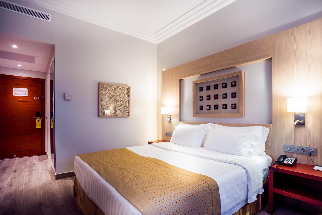 Golden Tulip Le Diplomate Hotel Cotonou Bagian luar foto