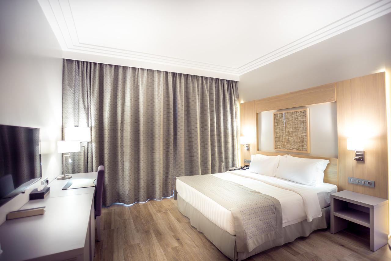 Golden Tulip Le Diplomate Hotel Cotonou Bagian luar foto