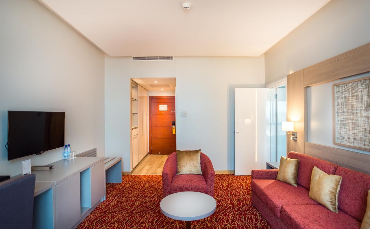Golden Tulip Le Diplomate Hotel Cotonou Bagian luar foto