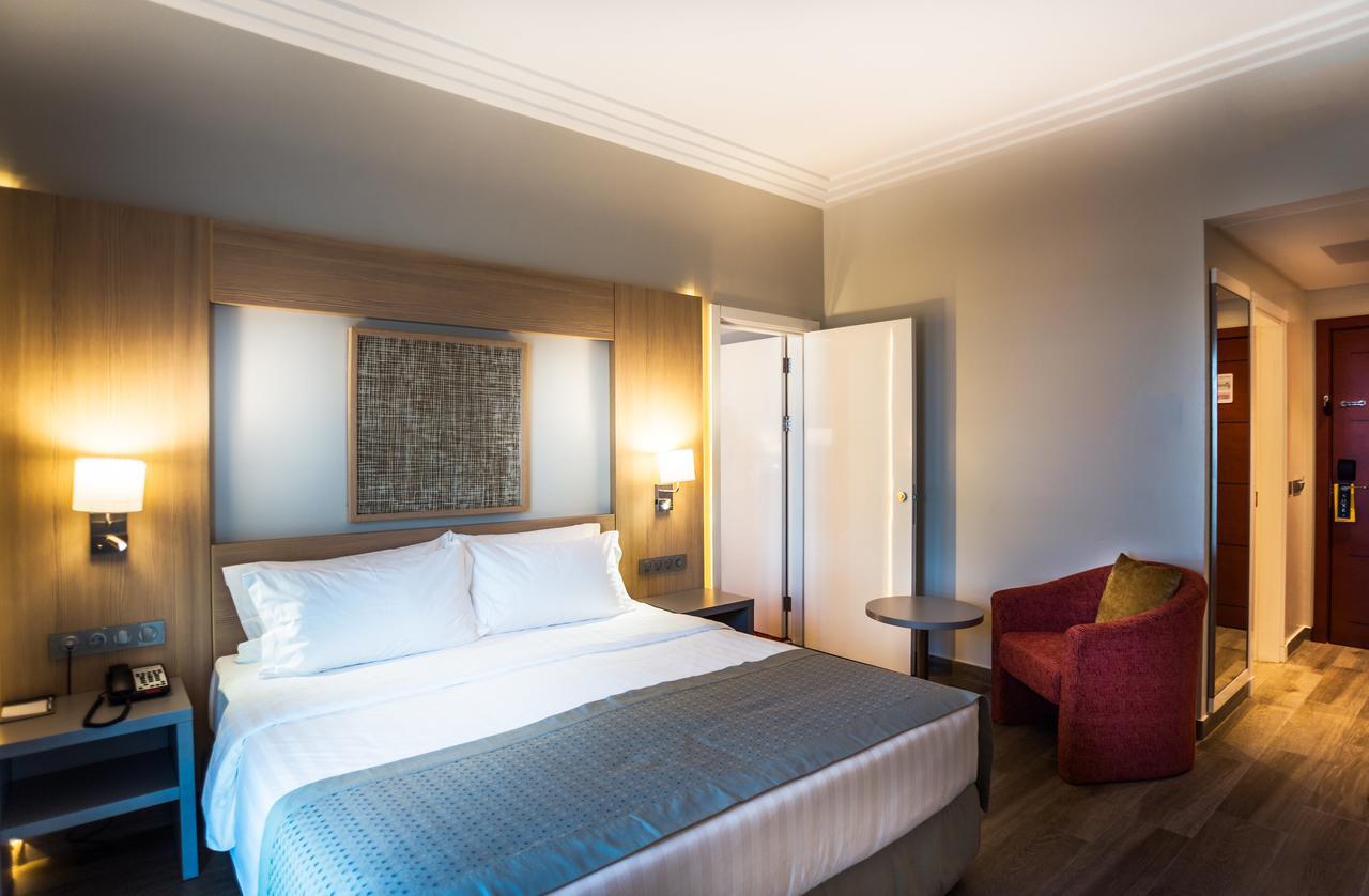 Golden Tulip Le Diplomate Hotel Cotonou Bagian luar foto