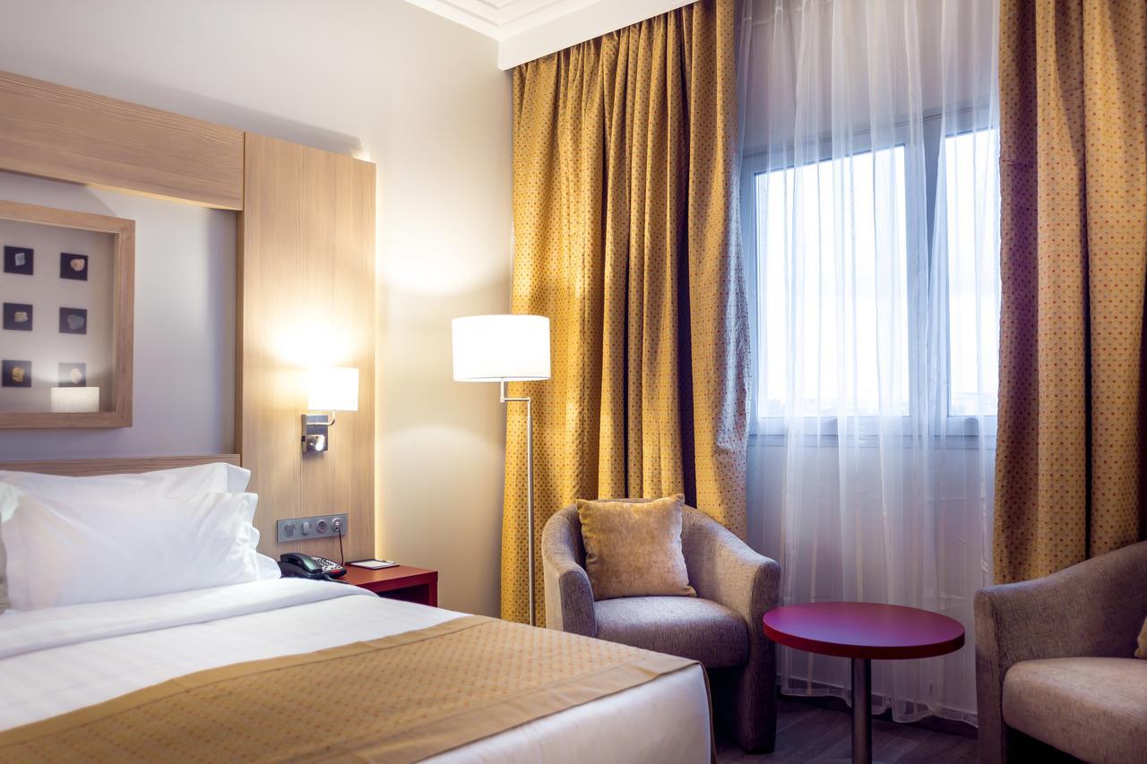 Golden Tulip Le Diplomate Hotel Cotonou Bagian luar foto