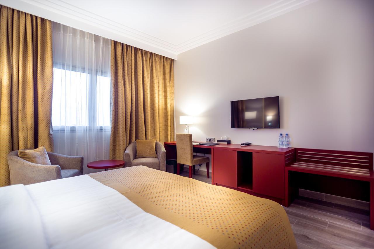Golden Tulip Le Diplomate Hotel Cotonou Bagian luar foto