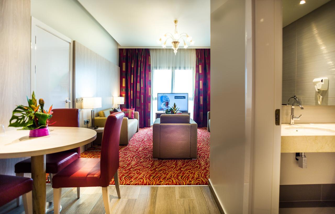 Golden Tulip Le Diplomate Hotel Cotonou Bagian luar foto