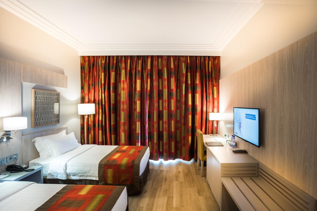 Golden Tulip Le Diplomate Hotel Cotonou Bagian luar foto