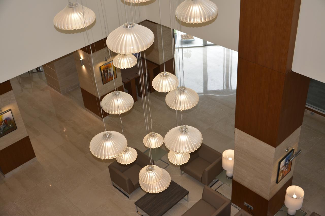 Golden Tulip Le Diplomate Hotel Cotonou Bagian luar foto